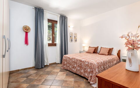La Vista Mare Da Viola: Möbel, Interior Design, Flooring, Fussboden, Holz, Bett, Schlafzimmer, Zimmer, Decke, Zuhause