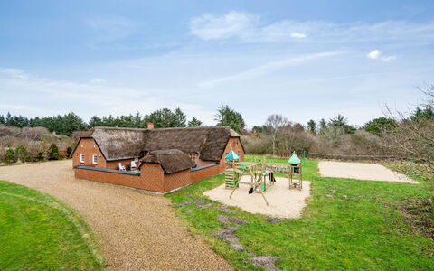 Aagot - 1.7Km from the Sea: Haus, Dach, Zuhause, Hütte, Schuppen, Gartenbauten, Abstellgleis, Garten, Blockhaus, Hütte