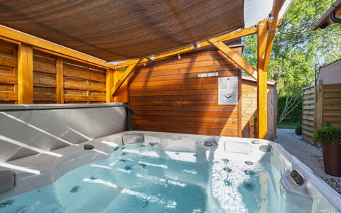 Iris: Holz, Flooring, Holzbeize, Decke, Hartholz, Schwimmbad, Resort, Natürliches Material, Schatten