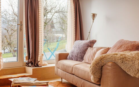 Collombey-Muraz 100: Möbel, Interior Design, Holz, Flooring, Fussboden, Textil, Zuhause, Couch, Wohnzimmer, Braun