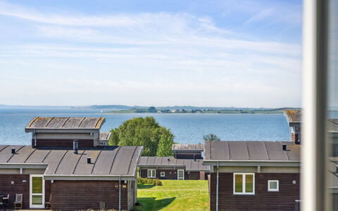 Gudbrand - 500M from the Sea: Estate, Schatten, Auffahrt, Bauernhaus