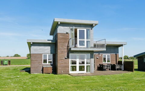 Magga - 520M from the Sea: Estate, Schatten, Auffahrt, Bauernhaus