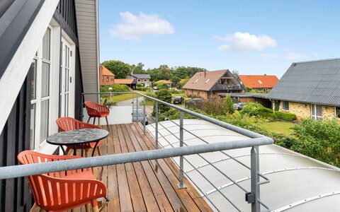 Brune - 330M from the Sea: Estate, Schatten, Auffahrt, Bauernhaus
