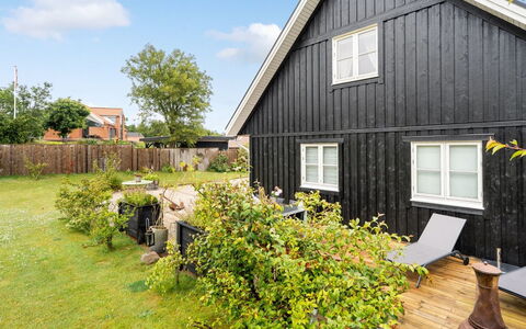 Brune - 330M from the Sea: Estate, Schatten, Auffahrt, Bauernhaus