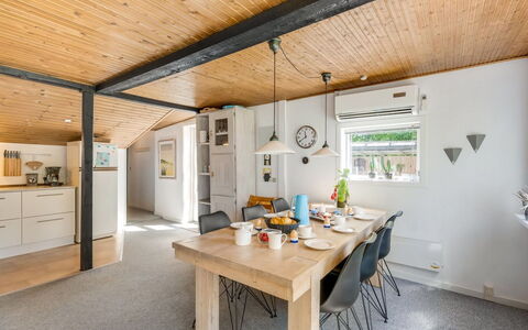 Landolf - 800M from the Sea: Dachdecken, Hütte, Haus, Dach, Zuhause, Bauernhaus, Hütte, Estate, Dorf