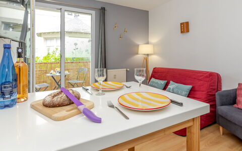 Balcons de la Rance: Wohngebiet, Menschliche Siedlung, Wohnung, Eigentumswohnung, Schwimmbad, Resort, Gartenmöbel, Hotel, Ferienort, Urlaub