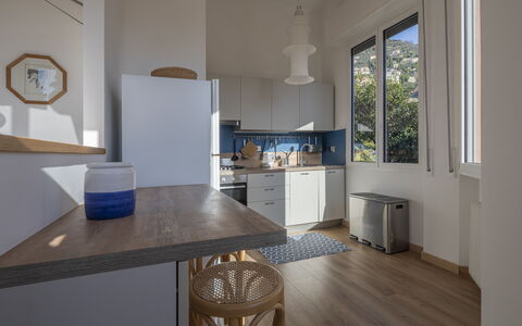 Green Home Seaside, Parking, Wifi, Ac, Genova Nerv: Möbel, Interior Design, Flooring, Holz, Küche, Küchengerät, Countertop, Major Appliance, Decke, Fussboden