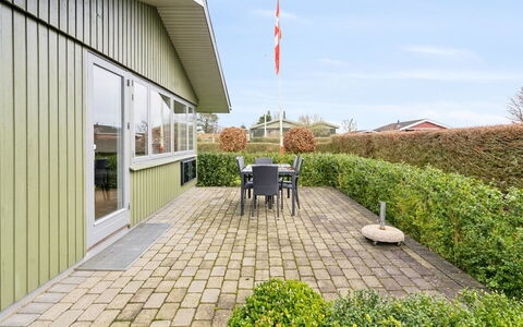 Severine - 650M from the Sea: Dach, Haus, Zuhause, Hütte, Tür, Abstellgleis, Deck, Veranda, Planke, Hartholz