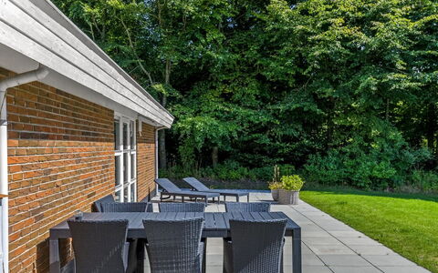 Wilma - 30Km from the Sea: Möbel, Gartenmöbel, Holz, Stuhl, Tisch Im Freien, Tabelle, Schatten, Garten, Küche & Esszimmer Tisch, Terrasse