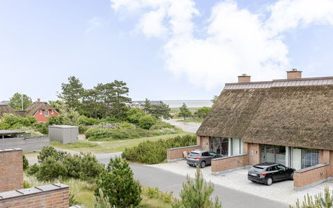Øgoti - 500M from the Sea: Estate, Schatten, Auffahrt, Bauernhaus