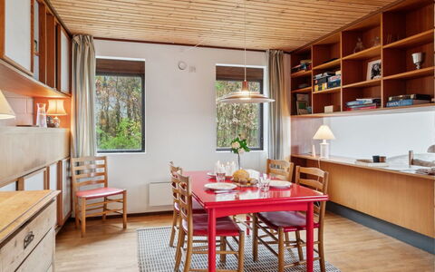 Brodde - 550M from the Sea: Blau, Strauch, Hütte, Ground, Garten, Estate, Schatten, Landscaping, Bauernhaus, Eco Hotel
