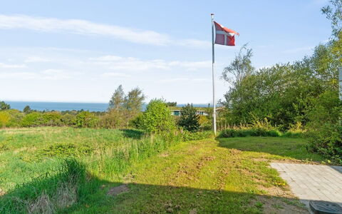 Brodde - 550M from the Sea: Blau, Strauch, Hütte, Ground, Garten, Estate, Schatten, Landscaping, Bauernhaus, Eco Hotel