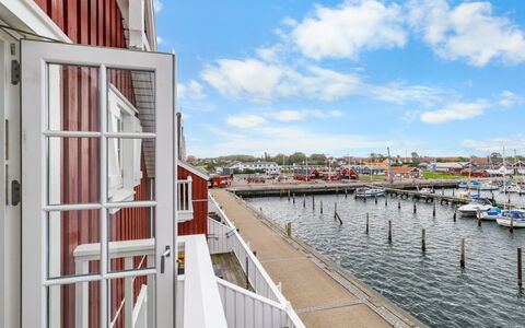 Annete - 20M from the Sea: Dock, Yachthafen, Boot, Hafen, Hafen, Balkon, Schiffsbau, Boote Und Boating - Geräte Und Materialien