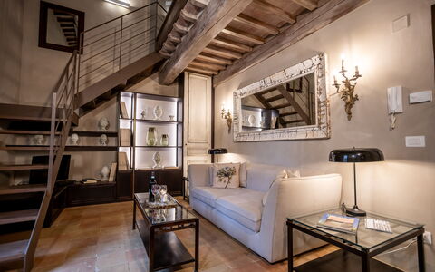 Stylish Apartment: Interior Design, Möbel, Flooring, Fussboden, Decke, Zimmer, Beleuchtung, Wohnung, Zuhause, Wohnzimmer