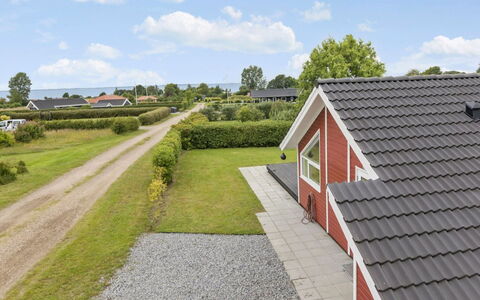 Alexi - 300M from the Sea: Estate, Schatten, Auffahrt, Bauernhaus