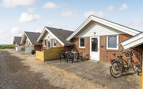 Reinhold - 1.9Km from the Sea: Estate, Schatten, Auffahrt, Bauernhaus