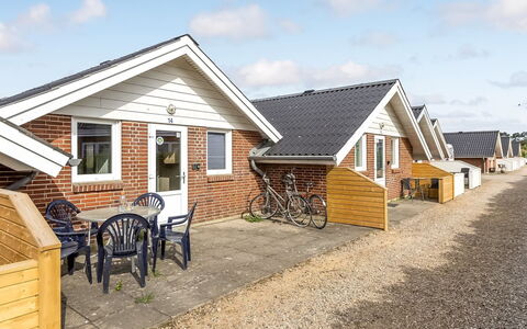 Reinhold - 1.9Km from the Sea: Estate, Schatten, Auffahrt, Bauernhaus
