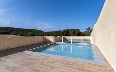 Bonifacio 201: Schwimmbad, Flooring, Fussboden, Verbundwerkstoff, Beton, Fliese, Schatten, Design, Daylighting