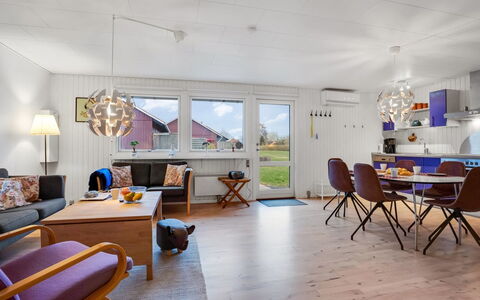 Arise - 700M from the Sea: Estate, Schatten, Auffahrt, Bauernhaus
