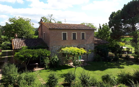 Appartamento Vele, Wifi, Near Perugia: Haus, Strauch, Zuhause, Dach, Wohngebiet, Hütte, Ländliches Gebiet, Estate, Garten