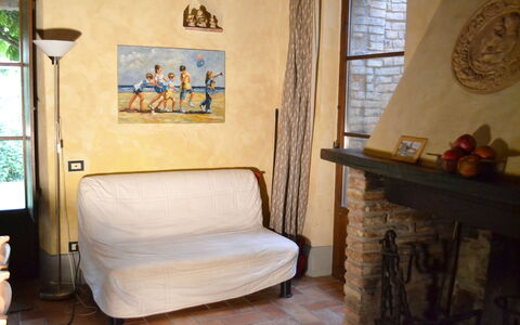 Appartamento Pietra Viva, Wifi, Near Perugia: Möbel, Wand, Interior Design, Flooring, Holz, Fussboden, Zimmer, Bilderrahmen, Beleuchtung, Wohnzimmer