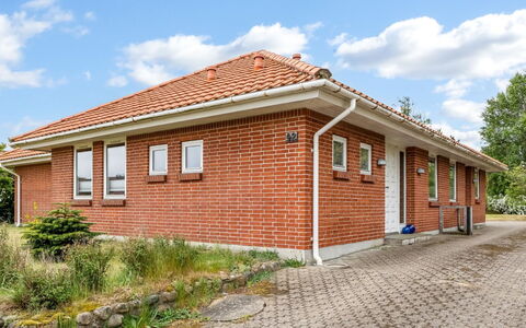 Srebra - 420M from the Sea: Erholung, Werbung, Park, Banner, Schild, Pfad
