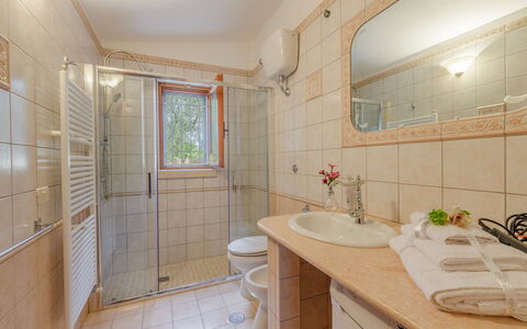 Trullo Quattro Carrini: Interior Design, Armatur, Flooring, Bad Sink, Fussboden, Badezimmer, Sinken, Zapfhahn, Installation, Decke