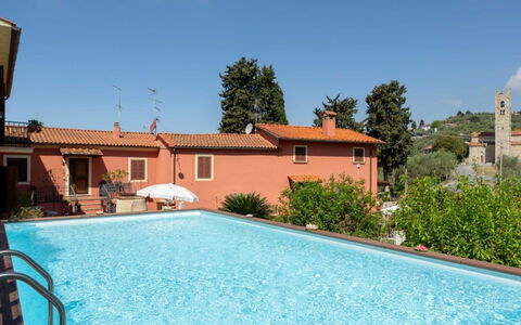 Casale La Pieve: Schwimmbad, Wohngebiet, Menschliche Siedlung, Resort, Gartenmöbel, Hazienda, Estate, Eco Hotel, Thermae, Villa
