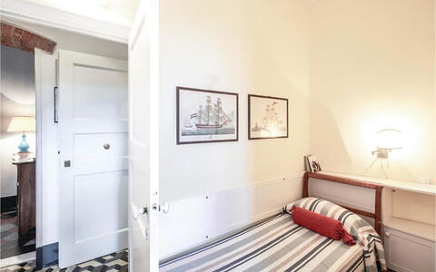 Casa Camuri - Levanto: Wand, Interior Design, Flooring, Möbel, Fussboden, Holz, Wohnung, Decke, Schlafzimmer, Bett
