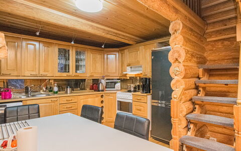 Saarentaus: Holz, Flooring, Fussboden, Möbel, Holzboden, Interior Design, Etagenbett, Zimmer, Holzbeize, Hartholz