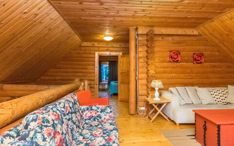 Kaivoskartano: Möbel, Interior Design, Flooring, Fussboden, Tabelle, Decke, Küche & Esszimmer Tisch, Beleuchtung, Stuhl, Zuhause