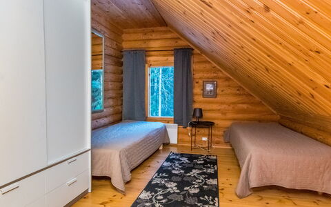 Kultakartano: Möbel, Interior Design, Flooring, Fussboden, Tabelle, Decke, Küche & Esszimmer Tisch, Beleuchtung, Stuhl, Zuhause