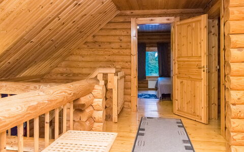 Kultakartano: Möbel, Interior Design, Flooring, Fussboden, Tabelle, Decke, Küche & Esszimmer Tisch, Beleuchtung, Stuhl, Zuhause