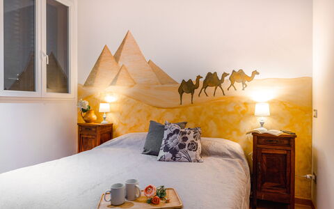 Casa Colleoro: Interior Design, Schlafzimmer, Wand, Bett, Bettdecke, Möbel, Bedding, Holz, Linens, Zimmer
