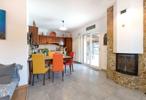 Casa Colleoro: Möbel, Flooring, Fussboden, Interior Design, Decke, Stuhl, Tabelle, Zimmer, Couch, Wohnzimmer