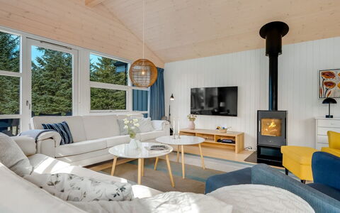 Toska - 3Km from the Sea: Interior Design, Holz, Flooring, Decke, Möbel, Wohnzimmer, Couch, Fussboden, Zimmer, Zuhause