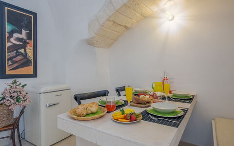 Casa Tosca: Interior Design, Möbel, Flooring, Fussboden, Zimmer, Wohnung, Decke, Stuhl, Zimmerpflanze, Küche & Esszimmer Tisch
