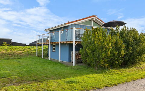 Engelbertine - 30M from the Sea: Haus, Dach, Zuhause, Hütte, Strauch, Ground, Estate, Bauernhaus, Abstellgleis, Gartenbauten