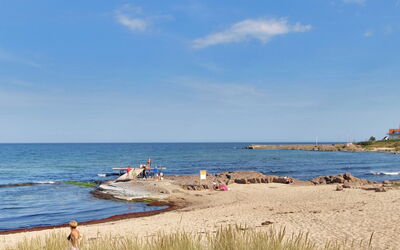 Elsabeth - 50M from the Sea