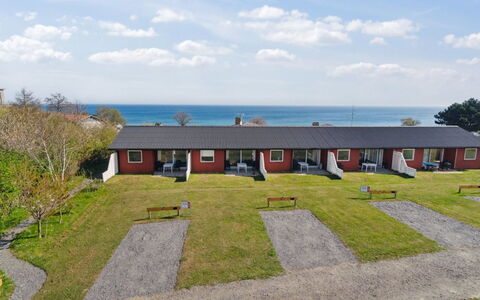 Kate - 300M from the Sea: Dach, Haus, Wohngebiet, Zuhause, Estate, Hütte, Design