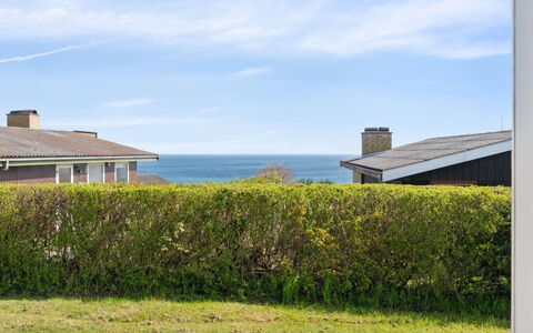 Kate - 300M from the Sea: Dach, Haus, Wohngebiet, Zuhause, Estate, Hütte, Design