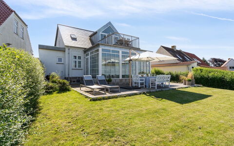 Devis - 75M from the Sea: Dachdecken, Hütte, Haus, Dach, Zuhause, Bauernhaus, Hütte, Estate, Dorf