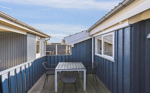 Annegret - 200M from the Sea: Estate, Schatten, Auffahrt, Bauernhaus