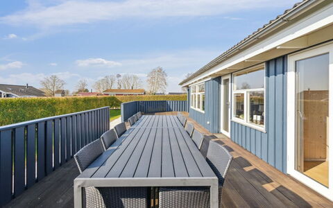 Annegret - 200M from the Sea: Estate, Schatten, Auffahrt, Bauernhaus