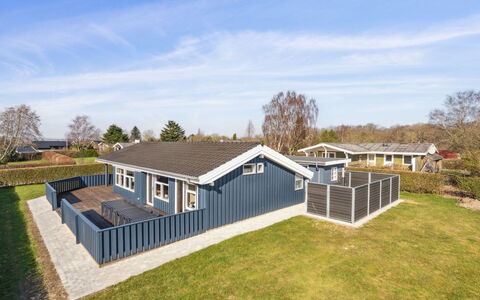 Annegret - 200M from the Sea: Estate, Schatten, Auffahrt, Bauernhaus