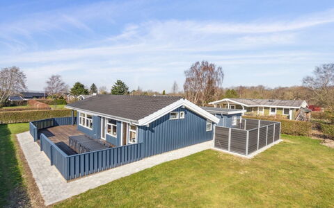 Annegret - 200M from the Sea: Möbel, Tabelle, Gartenmöbel, Tisch Im Freien, Stuhl, Holzbeize, Schatten, Hinterhof, Hütte, Küche & Esszimmer Tisch