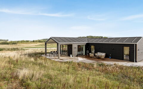 Luisa - 1Km from the Sea: 