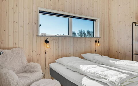 Ilze - from the Sea: Holz, Schlafzimmer, Decke, Bett, Bedding, Planke, Bettdecke, Hartholz, Bettrahmen, Holzbeize