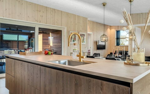 Ilze - from the Sea: Flooring, Holz, Küche, Interior Design, Holzboden, Countertop, Fussboden, Möbel, Zuhause, Laminatboden