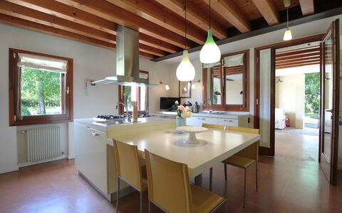 Silea Apartments, Pool, Garden, Treviso: Interior Design, Möbel, Flooring, Light Fixture, Holz, Küche, Decke, Countertop, Fussboden, Zuhause